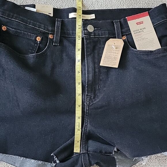 Levi's Black High Rise Hypersoft Cut Off Jean Shorts - Size 14/32 - Picture 11 of 12